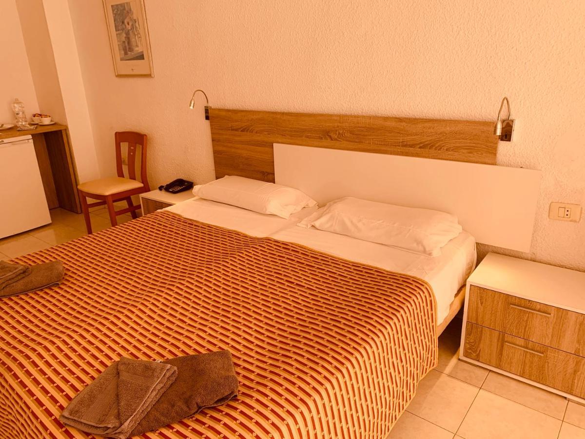 Pondemar Apartaments Vistas Playa Fanabe Luaran gambar